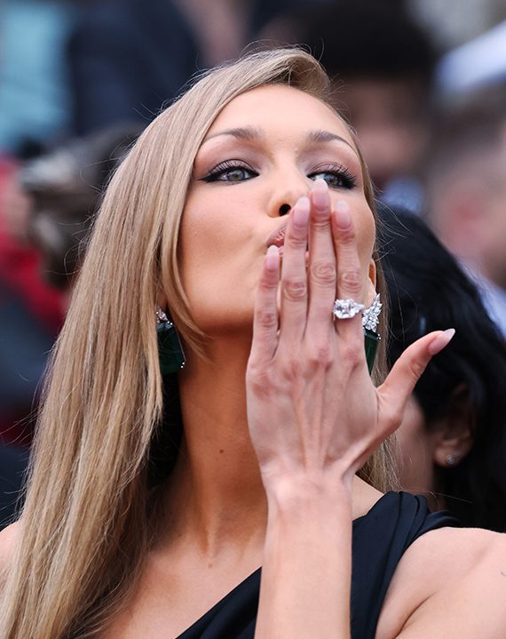 unhas-bella-hadid.jpg